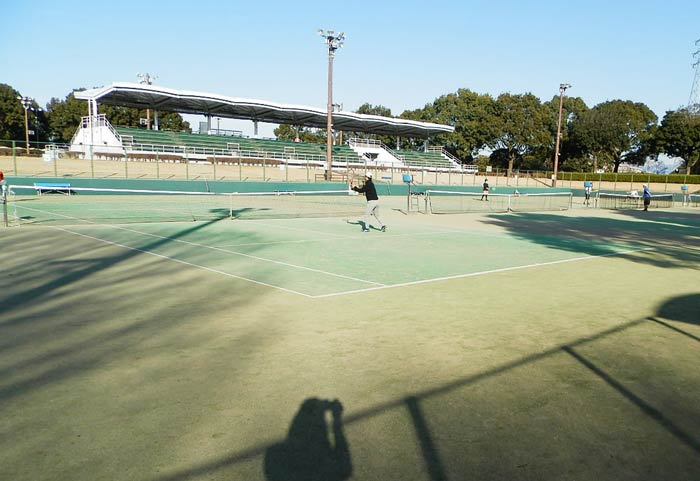 熊本県民総合運動公園テニスDコート 有馬コーチ