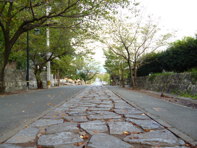 石畳の通路