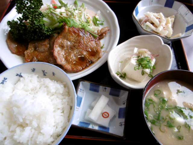 豚の生姜焼き定食